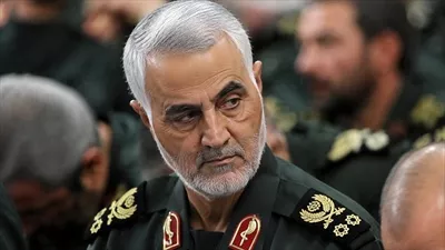 عکس حاج قاسم سلیمانی: رهبری شجاع در نبردهای بزرگ ایران و منطقه