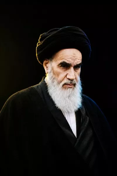 عکس امام خمینی: رهبری، تأثیرات و میراث سیاسی ایشان در ایران و جهان