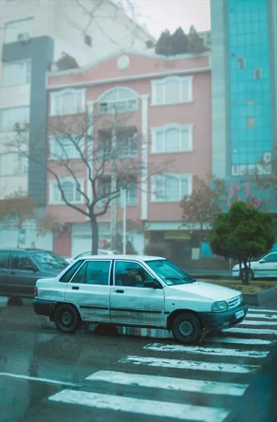 عکس خودروی پراید در خیابان
