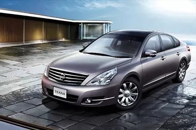 عکس ماشین نیسان تی ینا