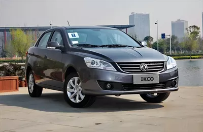 تصویری از نمای جانبی خودروی دونگ فنگ S30 با طراحی زیبا