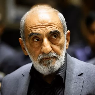 عکس پرتره حسین شریعتمداری با کیفیت عالی
