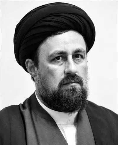 عکس سید حین خمینی در تصویر سیاه و سفید با جذابیت خاص