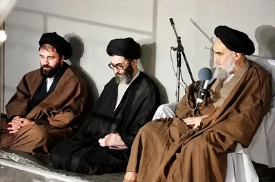 عکس امام خمینی - امام خامنه ای و حاج احمد خمینی - تصویر سه شخصیت بزرگ