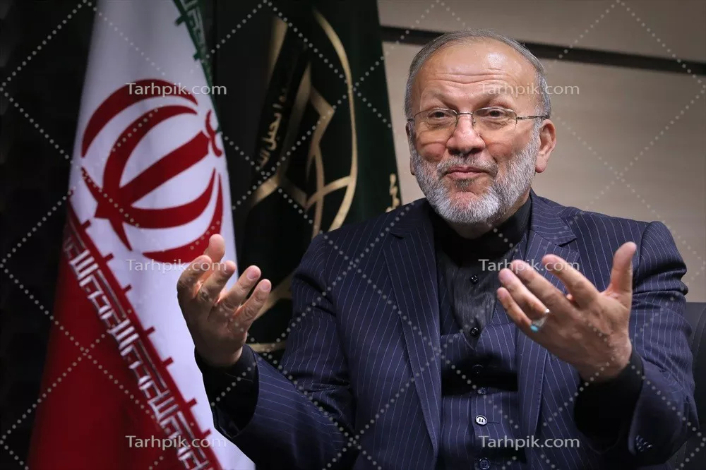 عکس دکتر منوچهر متکی در یک کنفرانس خبری