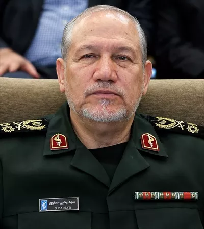 عکس سردار یحیی رحیم صفوی، فرماندهی با تجربه و کارآمد