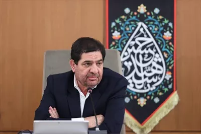 عکس محمد مخبر پشت میزکار با کیفیت بالا و وضوح عالی