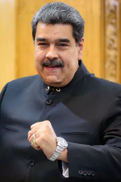 عکس نیکولاس مادورو با رقص معروف ترامپ با کیفیت بالا