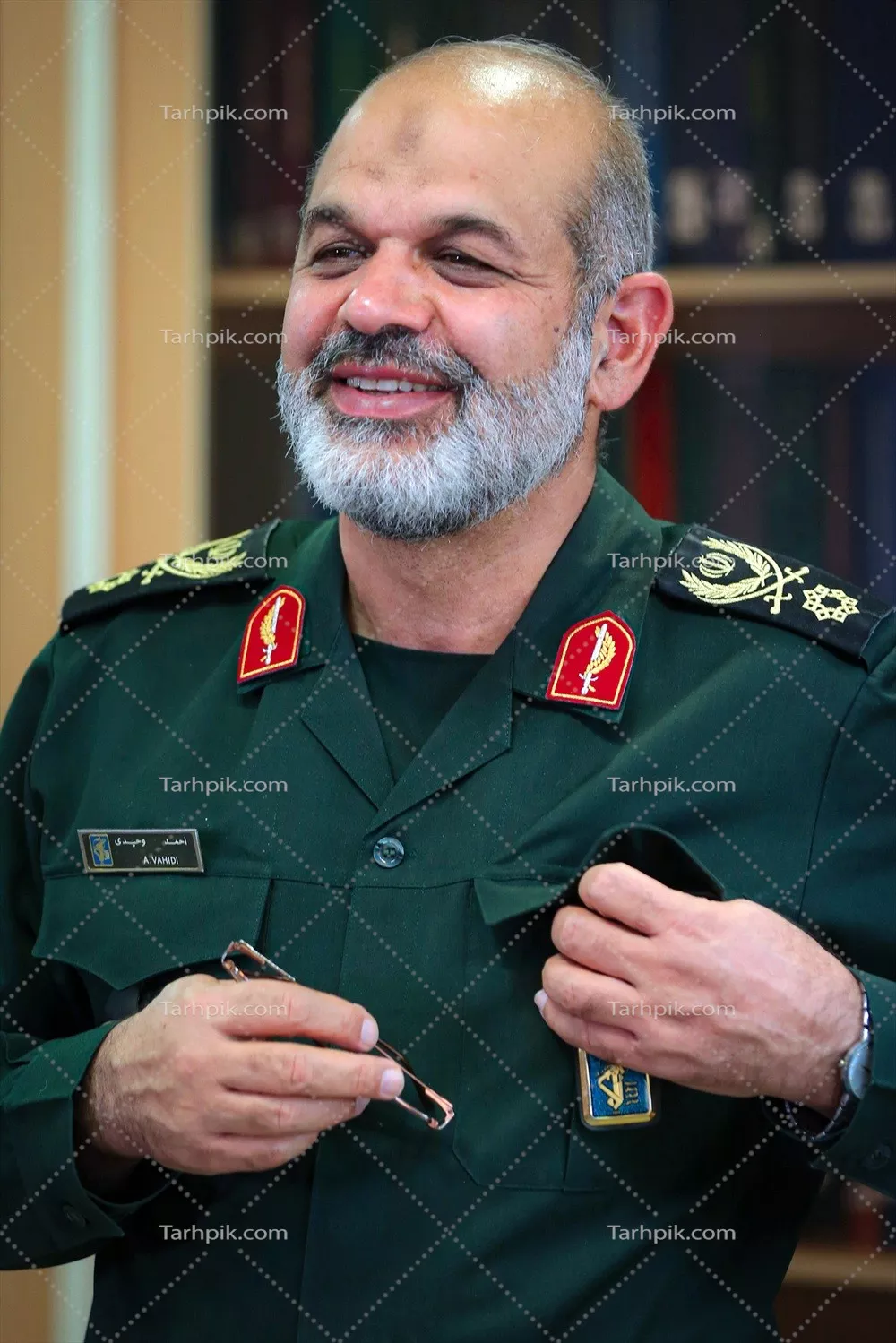 عکس پرتره احمد وحیدی با کیفیت عالی و وضوح بالا