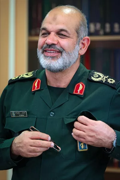 عکس پرتره احمد وحیدی با کیفیت عالی و وضوح بالا
