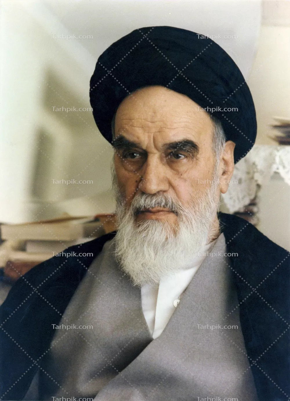 عکس بازسازی شده امام خمینی کبیر و نقش ایشان در تاریخ ایران