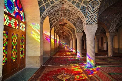 عکس مسجد نصیر الملک شیراز: جاذبه های تاریخی و معماری