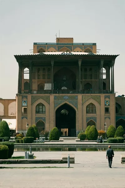 عکس عمارت عالی قاپو در اصفهان: معماری و تاریخچه آن