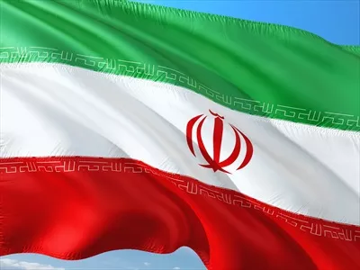 عکس پرچم ایران مواج: نماد افتخار و وحدت
