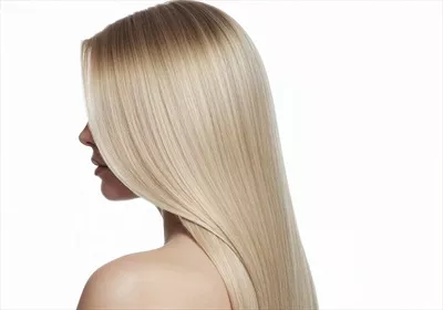 عکس زن با موهای بلند بلوند
