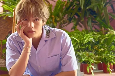 عکس وی از BTS با کیفیت عالی