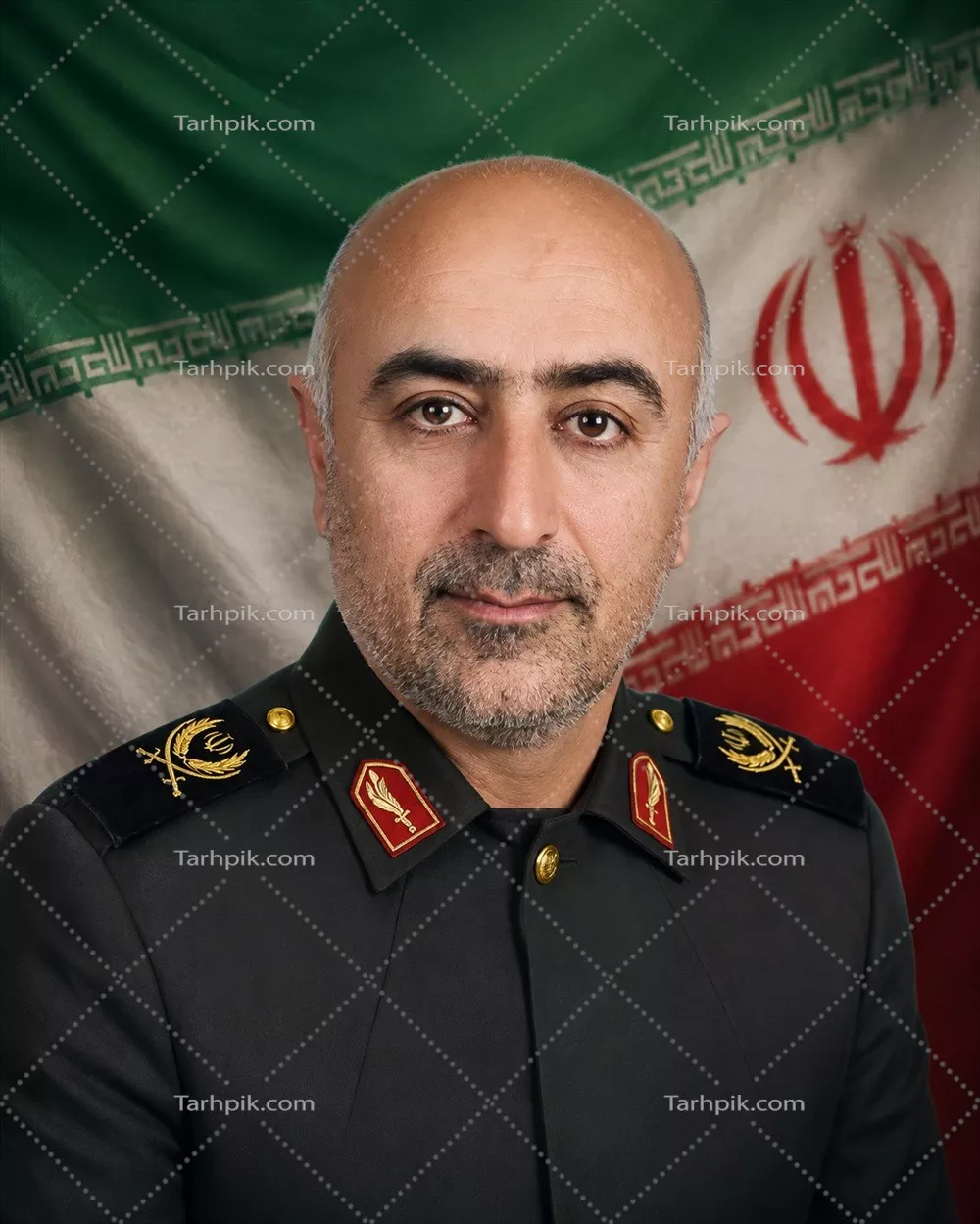 عکس شهید علی رستمی با پرچم ایران در تصویر