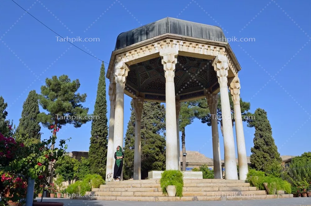 عکس با کیفیت حافظیه شیراز برای نمایش زیبایی این مکان تاریخی