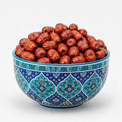 عکس سنجد داخل ظرف با نقش و نگار ایرانی برای سفره هفت سین