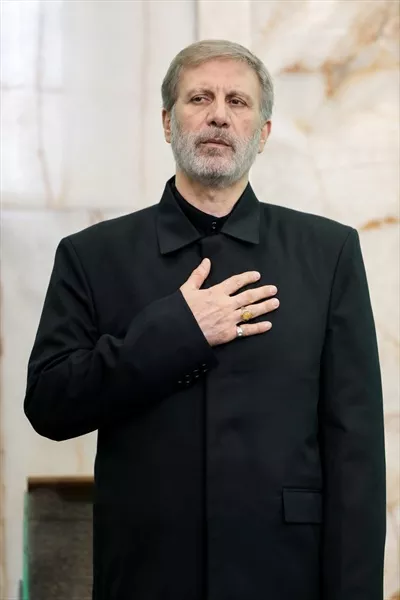 عکس امیر حاتمی در حال عزاداری و سوگواری برای امام حسین