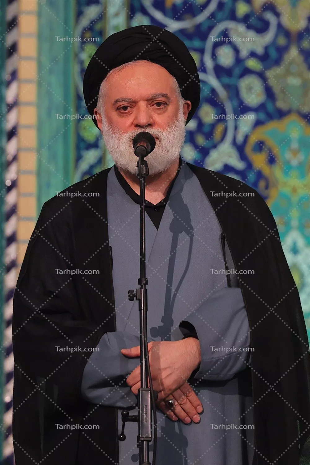 عکس سید مصطفی خامنهای در حال سخنرانی