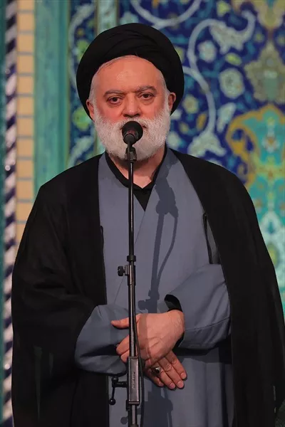 عکس سید مصطفی خامنهای در حال سخنرانی