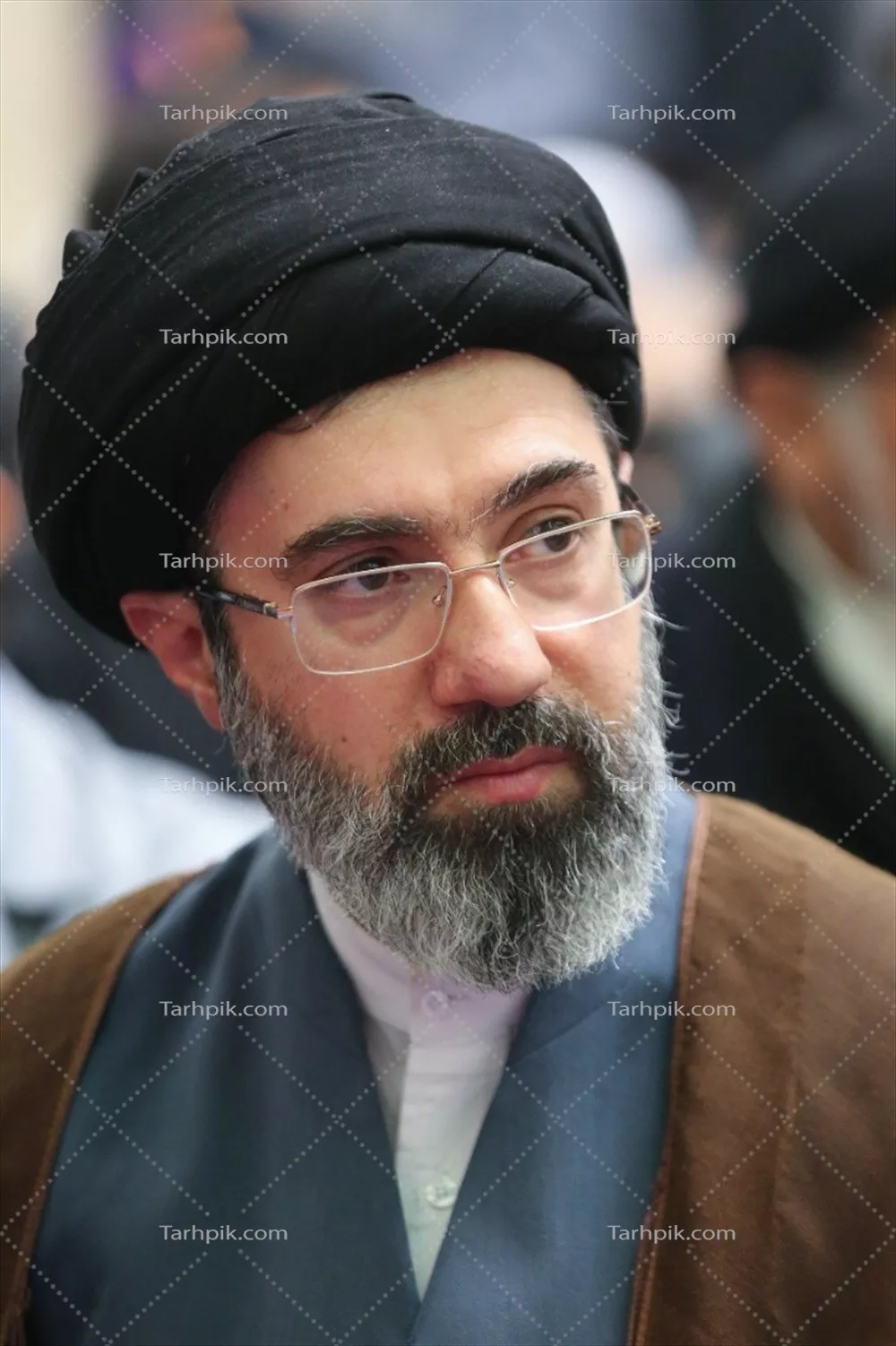 عکس ساده از سید مجتبی خامنهای