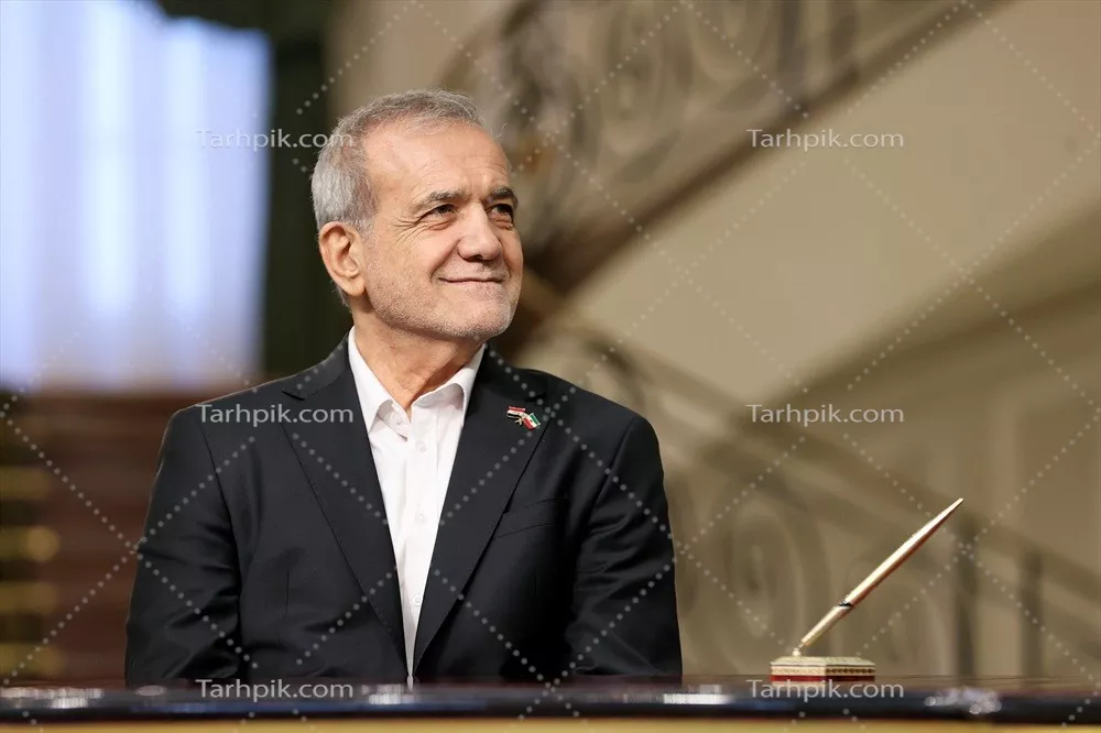 عکس تصویر مسعود پزشکان در حال لبخند زدن و شادی پخش کردن