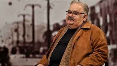 عکس اکبر عبدی: بازیگر برجسته و شناختهشده ایران در عالم سینما و تئاتر