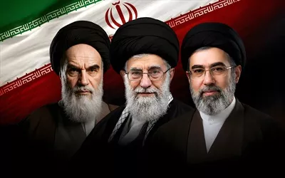 عکس پوستر رهبران انقلابی: امام خمینی، سید مجتبی خامنهای و پدر ایشان