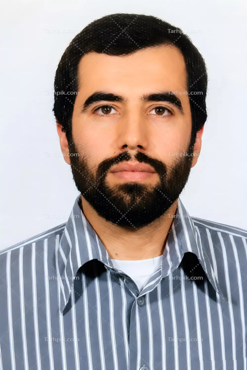 عکس تصویر شهید علی هاشمی: نماد فداکاری و ایثار در تاریخ معاصر ایران