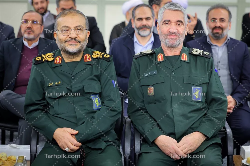 عکس غلامرضا سلیمانی و علی فضلی در کنار هم با لباس نظامی