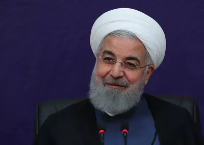 عکس دکتر حسن روحانی، رئیس جمهور سابق ایران، شاد و خندان در زندگی روزمره